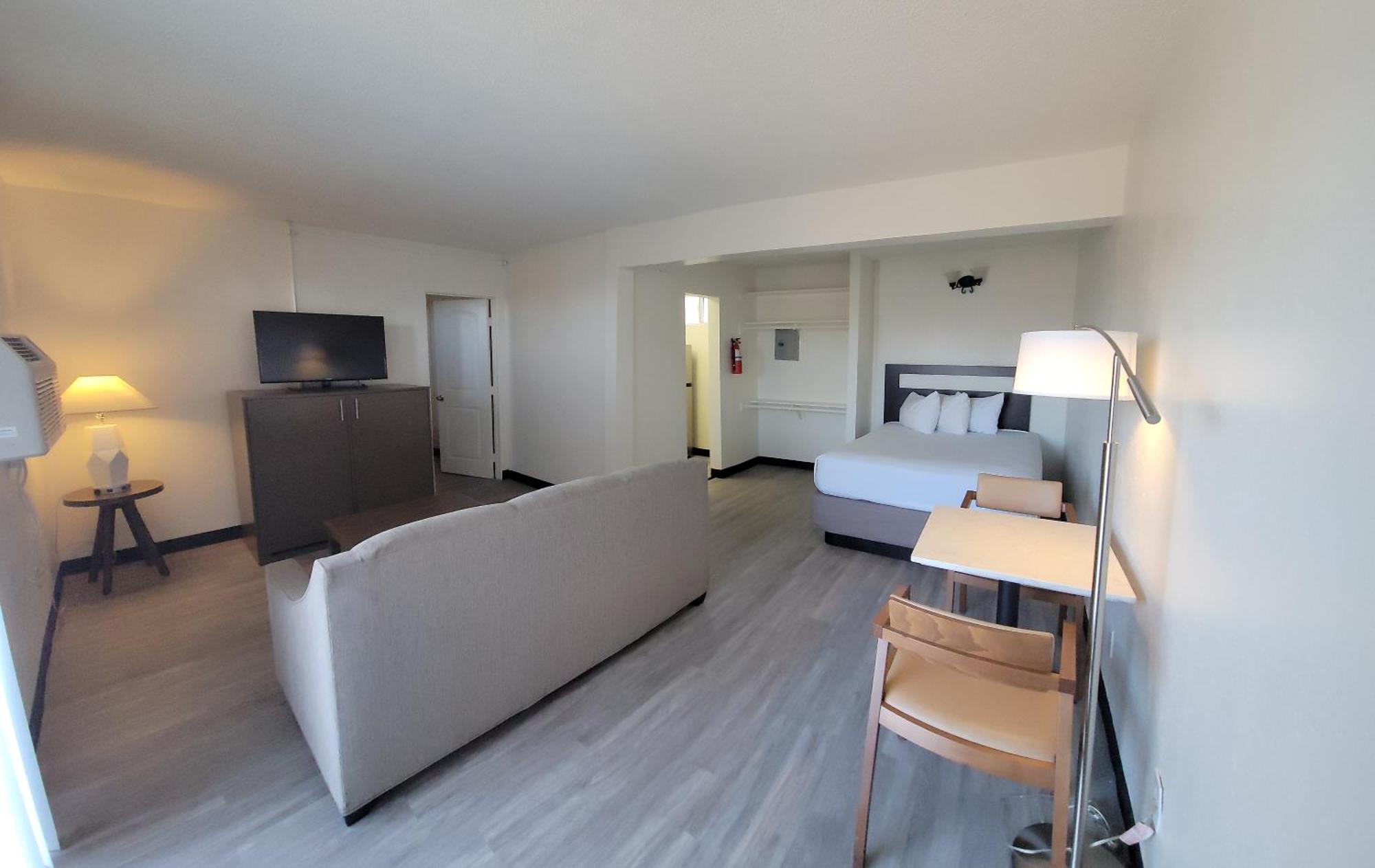 Mc Pacific Inn & Suites Торънс Екстериор снимка